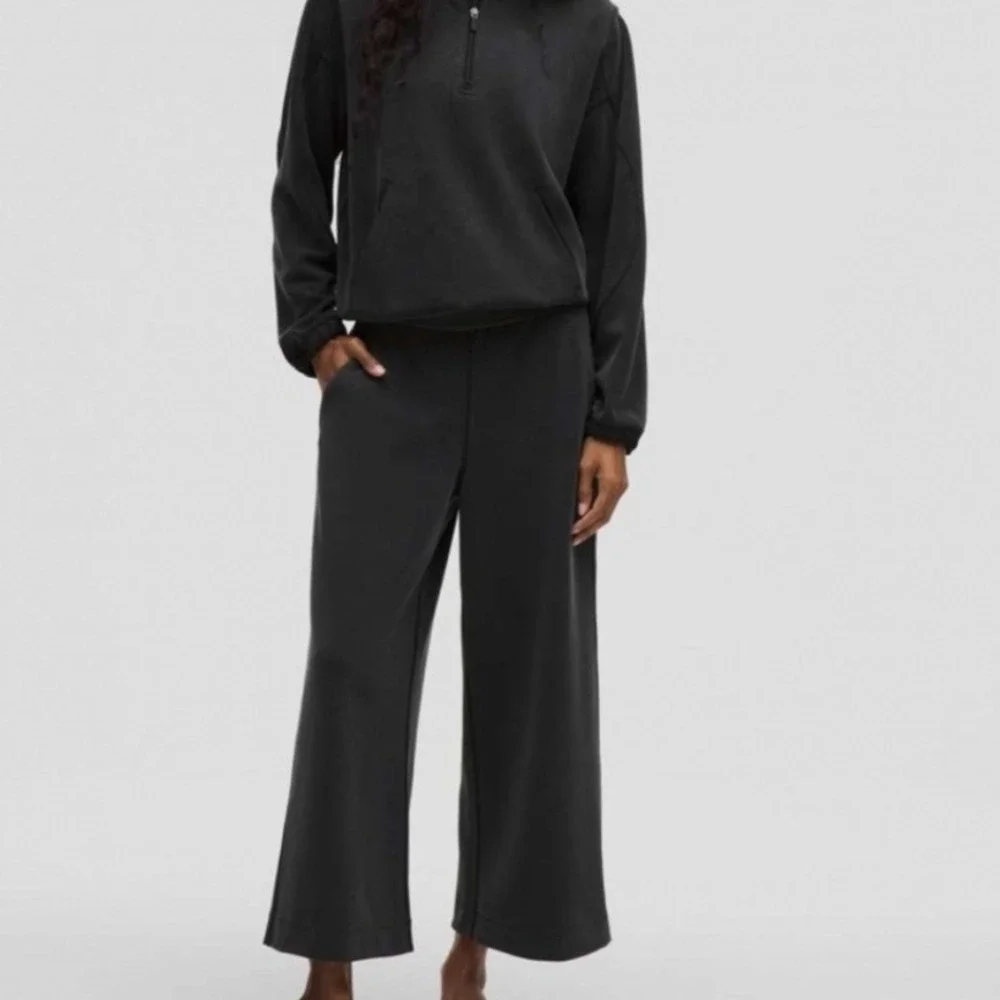 Lululemon Softstream Cropped Wide Leg Pants sz S/P
